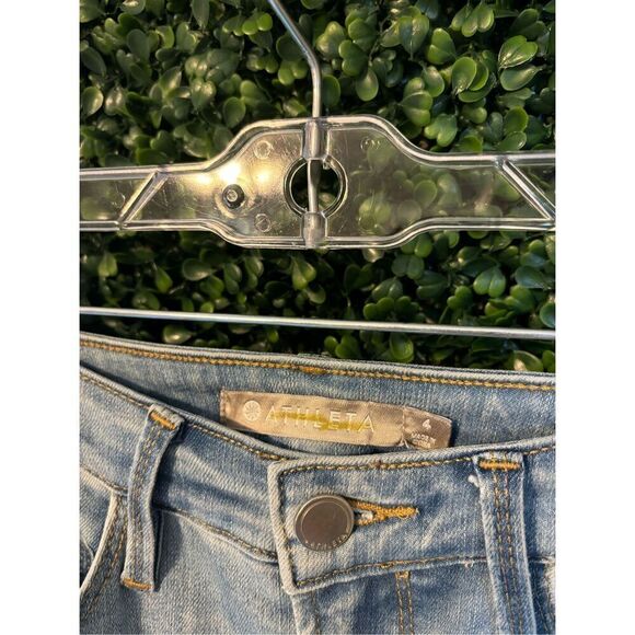 Athleta Light Wash Straight Leg Crop Jeans Sz 4 - Picture 2 of 5
